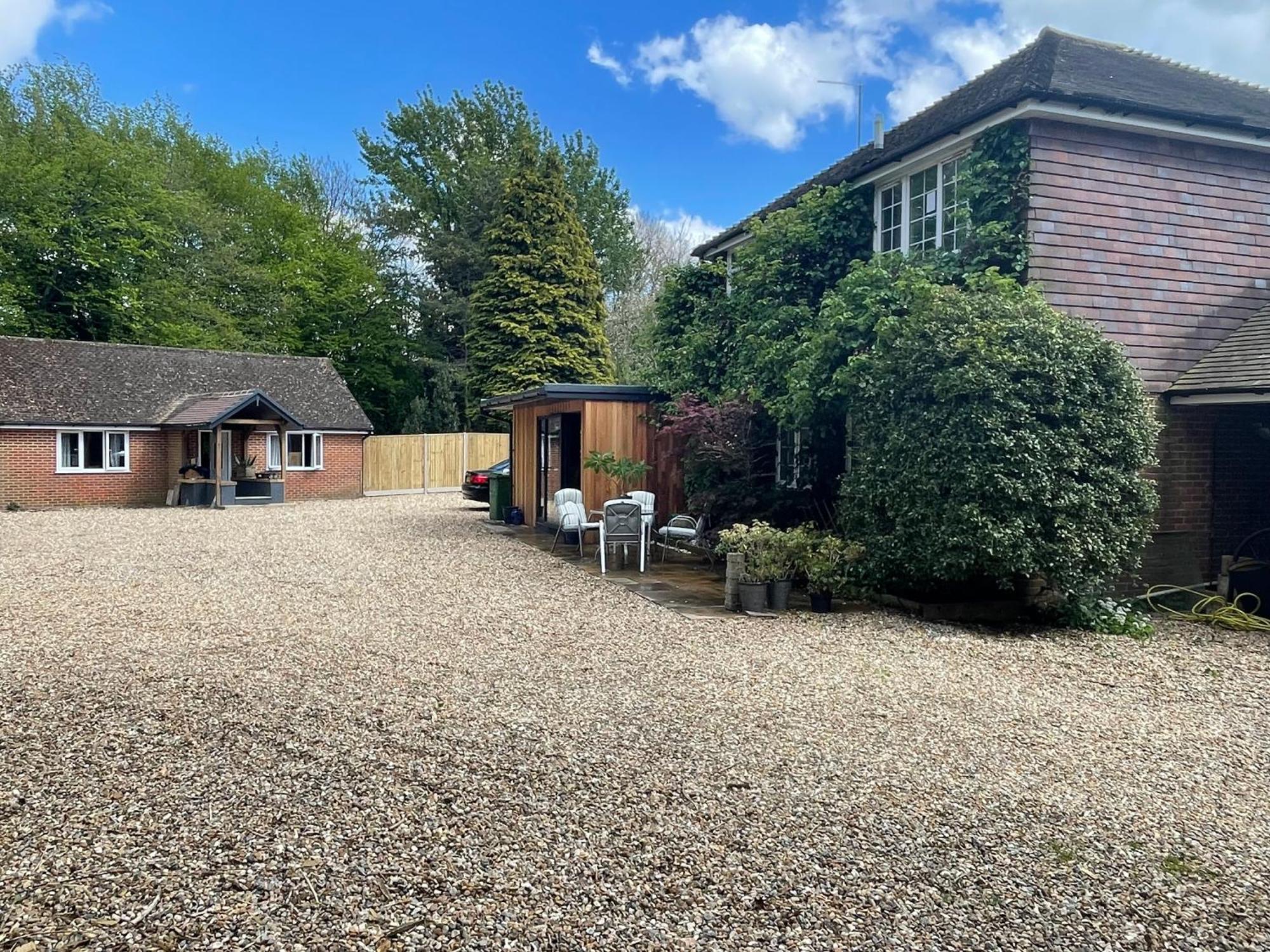 Da Vinci Guest House & Guest Parking, A Real Gem Crawley  Exterior photo